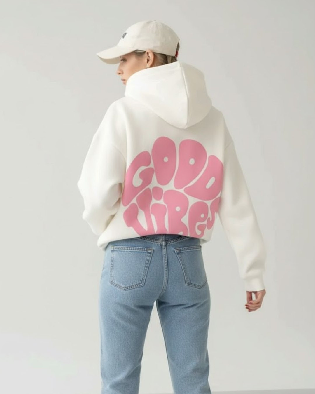 Good Vibes - Classic Fit Hoodie Winters