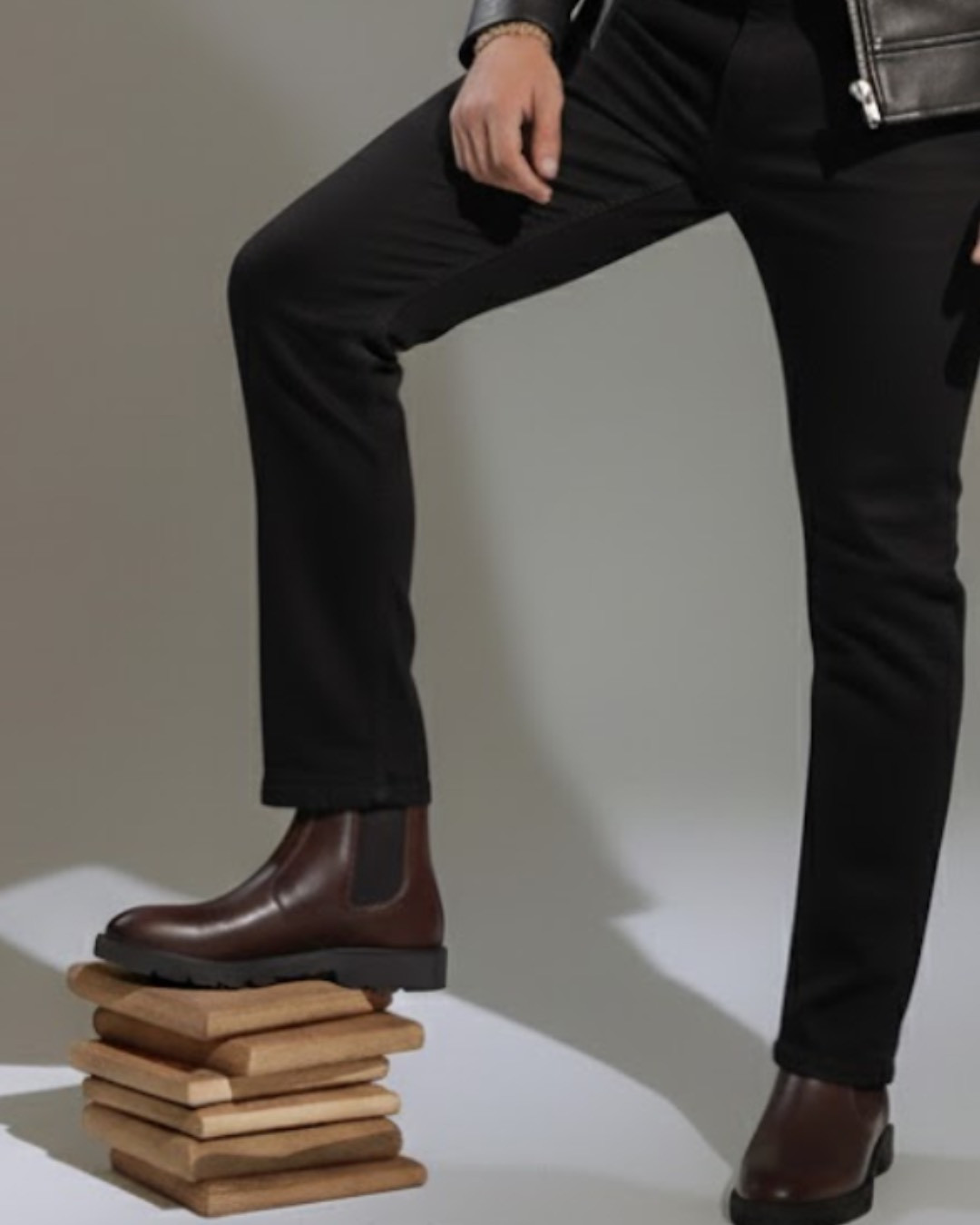 Leather Chelsea Boots – Classic Slip-On Elegance